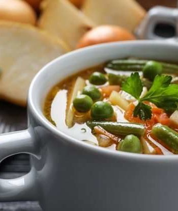 Гороховый суп со стручковой фасолью