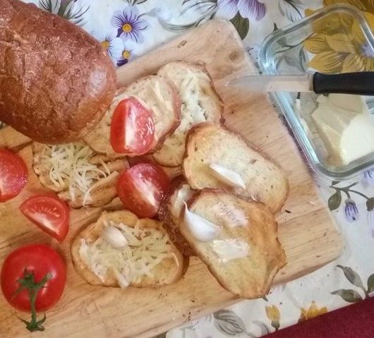 Брускетты с чесноком и сыром – пошаговый рецепт