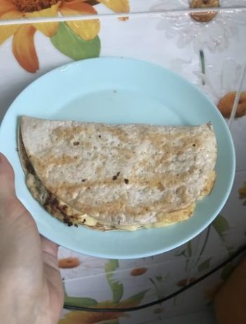 Лаваш с яйцом и сыром для сытного завтрака – пошаговый рецепт