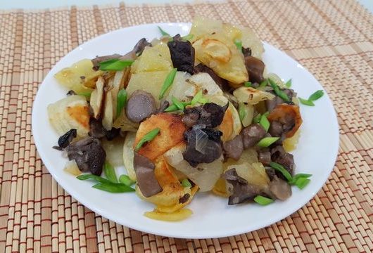 Поджаристая картошка с лесными грибами – пошаговый рецепт