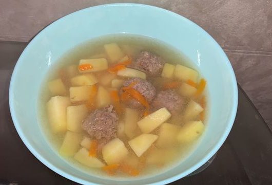 Супчик с фрикадельками и картофелем – пошаговый рецепт