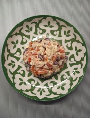 Салат «Красный» с куриной грудкой и фасолью – пошаговый рецепт