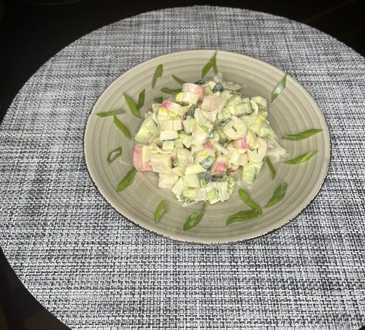 Легкий салат с кальмарами и крабовыми палочками – пошаговый рецепт