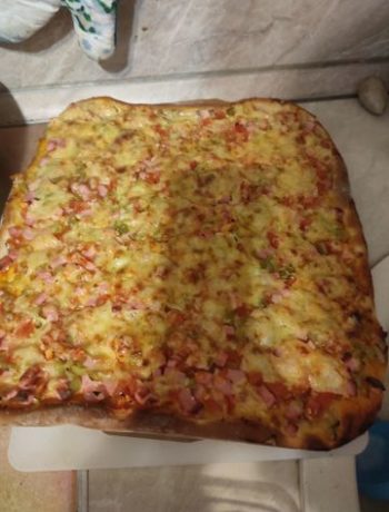 Пицца домашняя с колбасой и овощами – пошаговый рецепт
