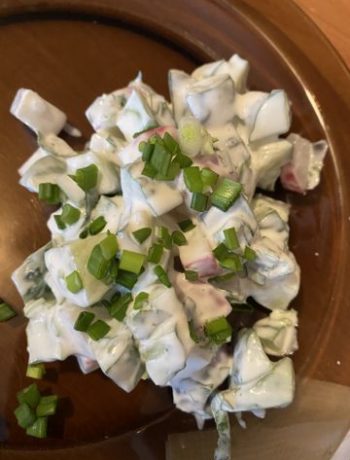 Овощной салат со сметаной и зеленью – пошаговый рецепт