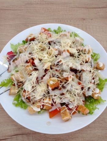 Домашний салат «Цезарь» с крутонами – пошаговый рецепт