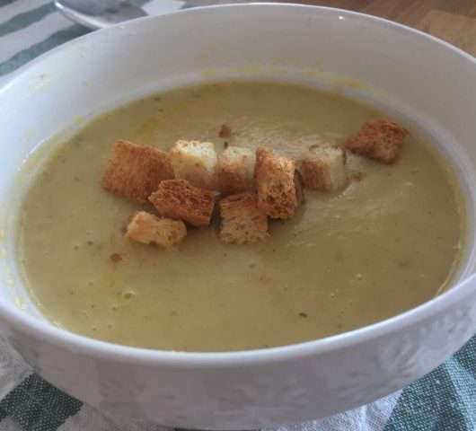 Пошаговый рецепт горохового супа с копченым беконом с фото за 45.0 мин