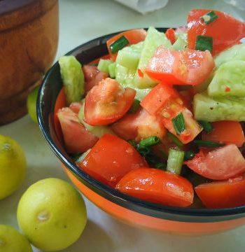 Овощной салат по-азиатски с перцем чили и соком лайма – пошаговый рецепт
