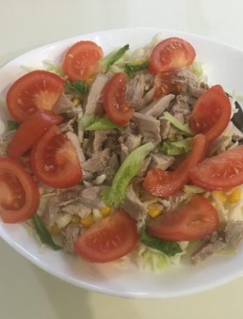 Салат с индейкой и кукурузой – пошаговый рецепт