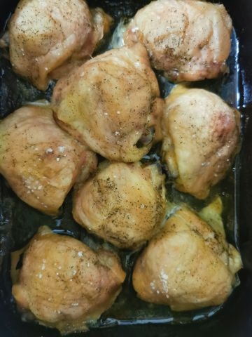 Запеченные куриные бедра на скорую руку – пошаговый рецепт