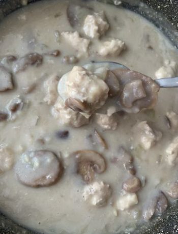 Куриные фрикадельки в сливочном соусе с грибами – пошаговый рецепт
