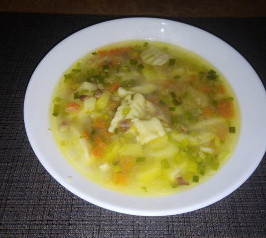 Ароматный суп с копченостями и ньокками – пошаговый рецепт