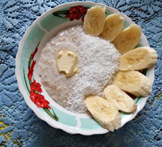 Овсяная каша на молоке с кокосом и бананом – пошаговый рецепт