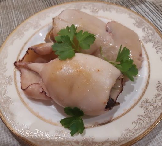 Нежные фаршированные кальмары с грибами – пошаговый рецепт