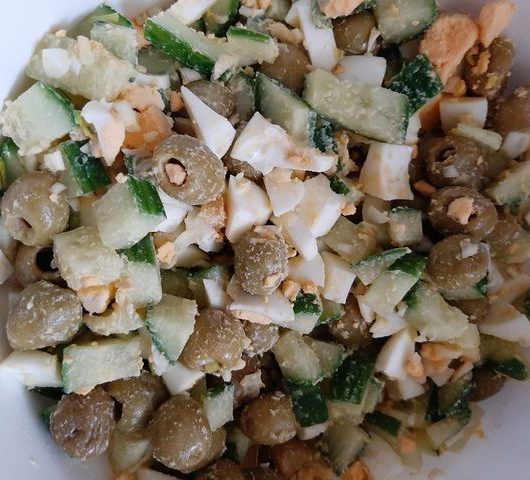 Салат с проросшим чесноком – пошаговый рецепт