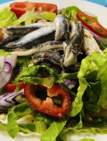 Легкий овощной салат с анчоусами – пошаговый рецепт