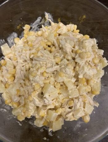Салат из курицы с ананасами и кукурузой – пошаговый рецепт