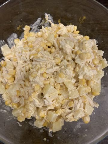 Салат из курицы с ананасами и кукурузой – пошаговый рецепт