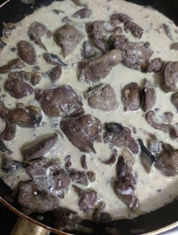 Печень в сливочно-грибном соусе – пошаговый рецепт