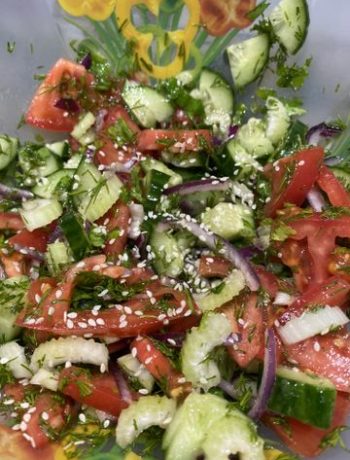 Овощной салат с сельдереем и красным луком – пошаговый рецепт