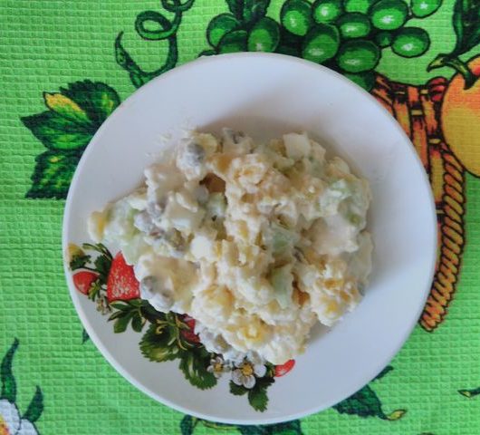 Салат «Приятного аппетита» с картофелем и яйцом