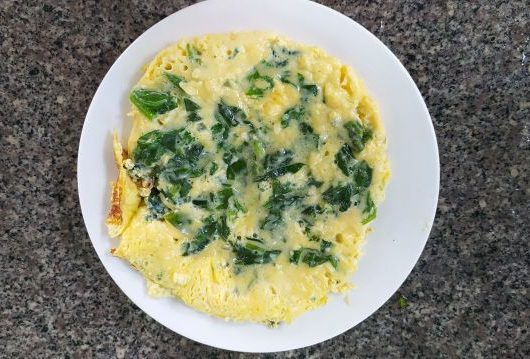 Вкусный и быстрый омлет со шпинатом – пошаговый рецепт