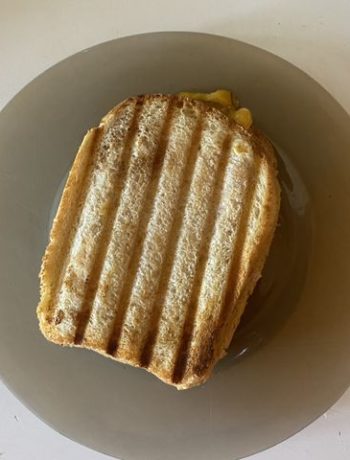 Горячий бутерброд на электрическом гриле с икрой трески – пошаговый рецепт