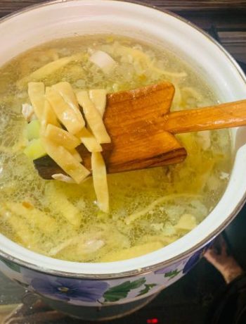 Куриный суп с домашней лапшой как в детстве – пошаговый рецепт