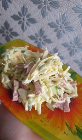 Салат «Московский» с колбасой и сыром – пошаговый рецепт