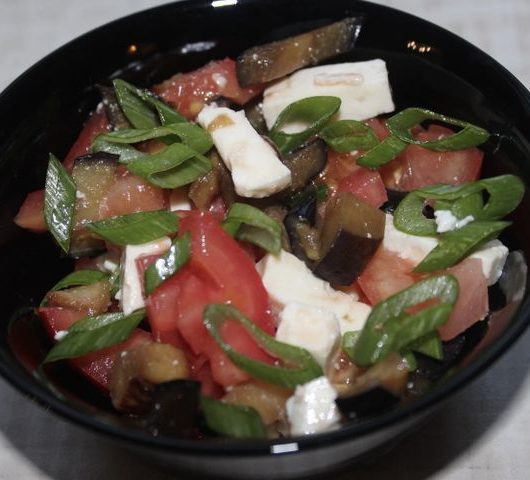 Освежающий салат с баклажанами – пошаговый рецепт