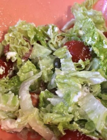 Летний салат с сыром фета и тыквенными семечками – пошаговый рецепт