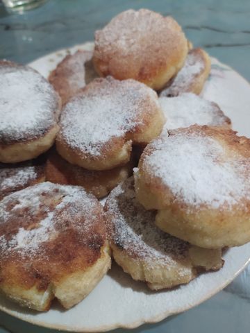 Сырники с изюмом и манкой – пошаговый рецепт