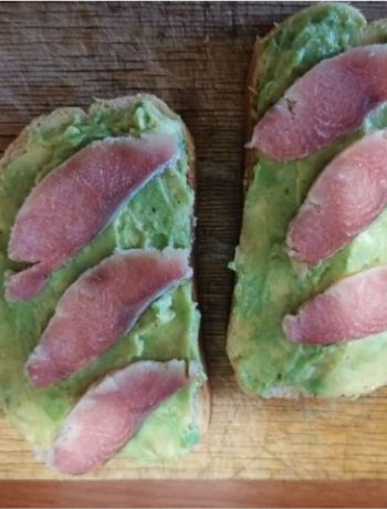Бутерброд с намазкой из авокадо – пошаговый рецепт
