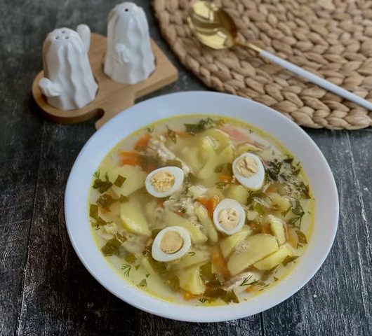 Суп со щавелем и перепелиными яйцами – пошаговый рецепт
