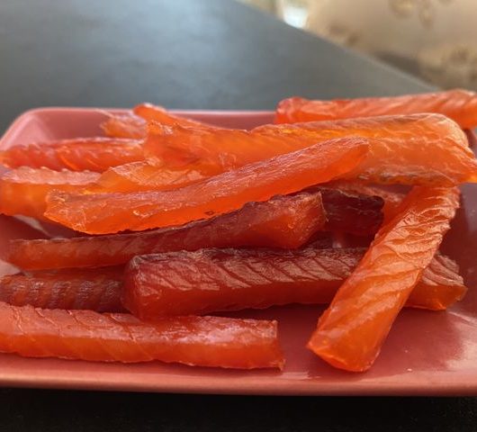 Сушеная соломка из красной рыбы – пошаговый рецепт