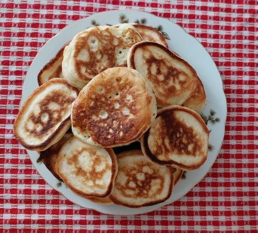 Сытные оладьи из кабачка на молоке – пошаговый рецепт