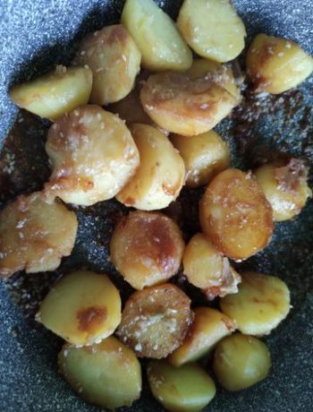 Картошка в карамельно-медовой глазури – пошаговый рецепт
