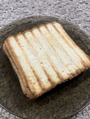 Сытный овощной тост с творожным сыром на скорую руку – пошаговый рецепт