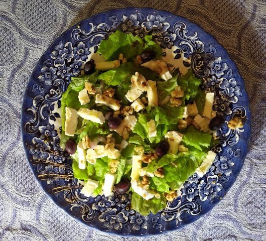 Салат с сыром камамбер – пошаговый рецепт