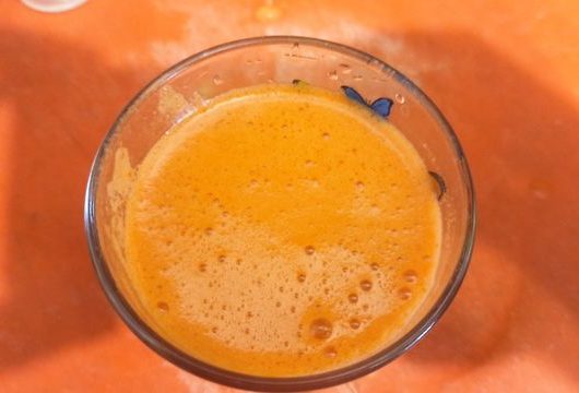 Морковно-яблочный сок – пошаговый рецепт