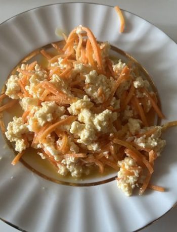 Сочный яичный омлет с морковью по-корейски – пошаговый рецепт