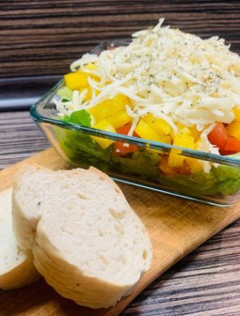 Салат с сыром и прованскими травами «Разноцветный» – пошаговый рецепт