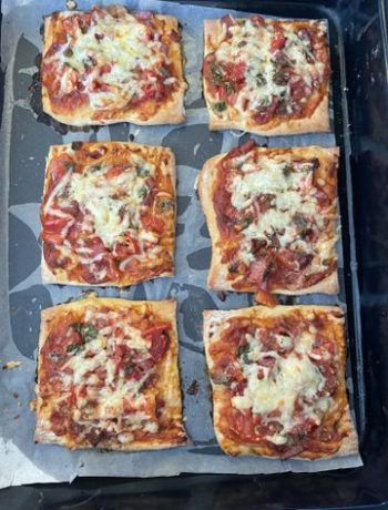 Мини-пиццы на слоеном тесте – пошаговый рецепт