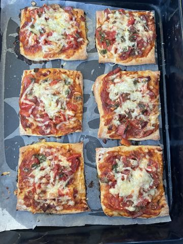 Мини-пиццы на слоеном тесте – пошаговый рецепт