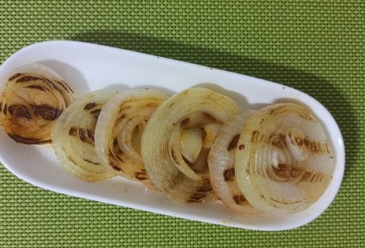 Аппетитный лук на гриле – пошаговый рецепт