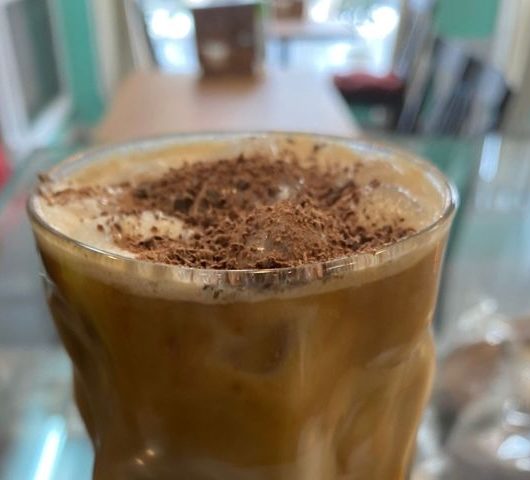 Прохладный кофейный напиток с кокосом – пошаговый рецепт