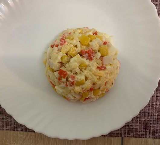 Салат крабовый с рисом