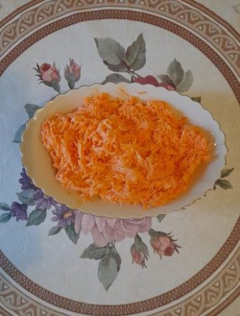 Морковный салат с чесноком и оливковым майонезом – пошаговый рецепт