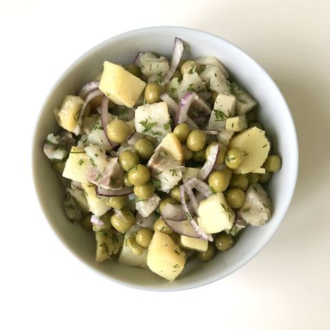 Салат из сельди с горошком и овощами – пошаговый рецепт