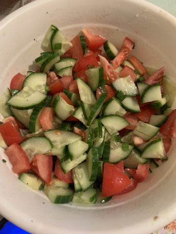 Летний салат с овощами и зеленым луком – пошаговый рецепт